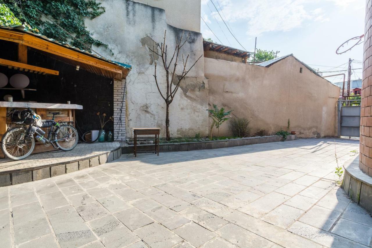 M42 Hostel Tbilisi Exterior foto
